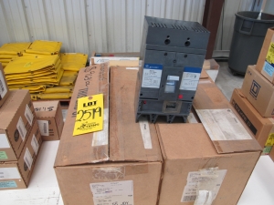 LOT (2) BREAKERS, CIRCUIT, 350A AMP RATING, 240VA (W-44) LOADING & HANDLING FEE $5-